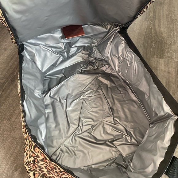 Leopard print Soft sided cooler - Picture 3 of 6